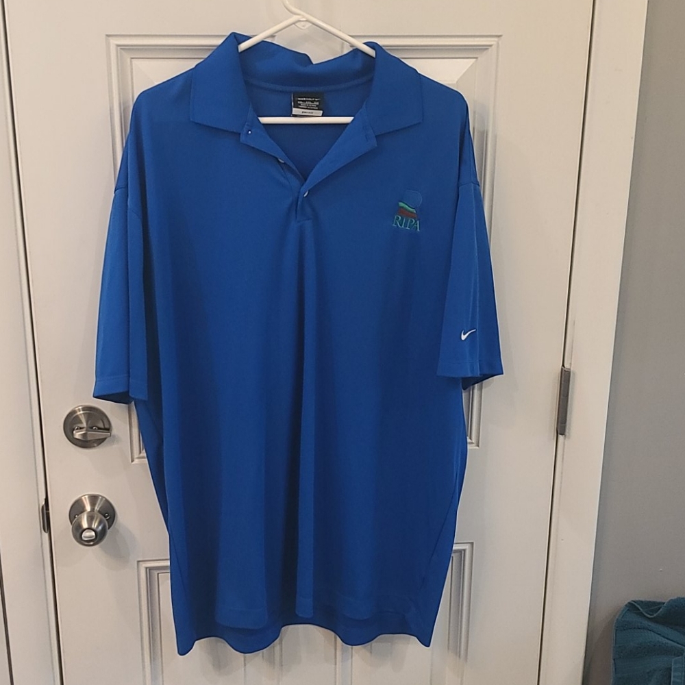 Nike golfing shirt